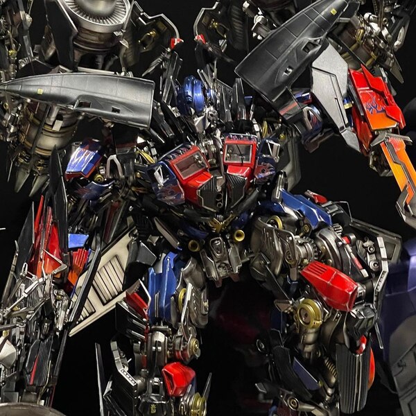 Queen Studios ROTF Jetwing Optimus Prime Vs Megatron Diorama Colored Image  (8 of 10)